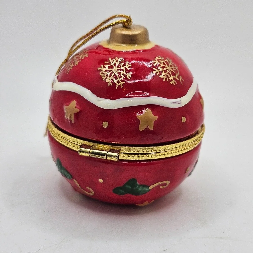 VTG Christmas Ornament Trinket Box Red Snowflake Hinged Holiday Decor